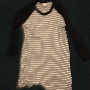 Woman’s lularoe 3/4 sleeve t shirt